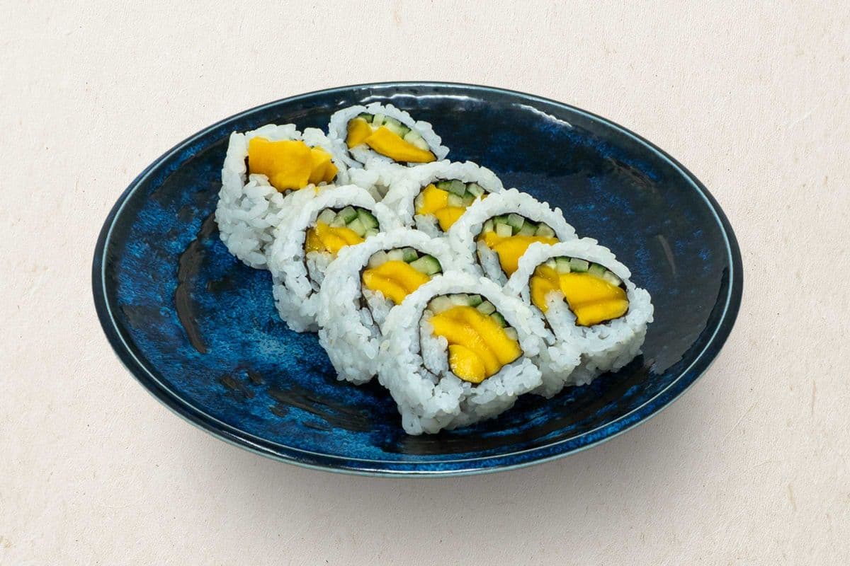 Mango Roll (Vegetarian) (8pcs)