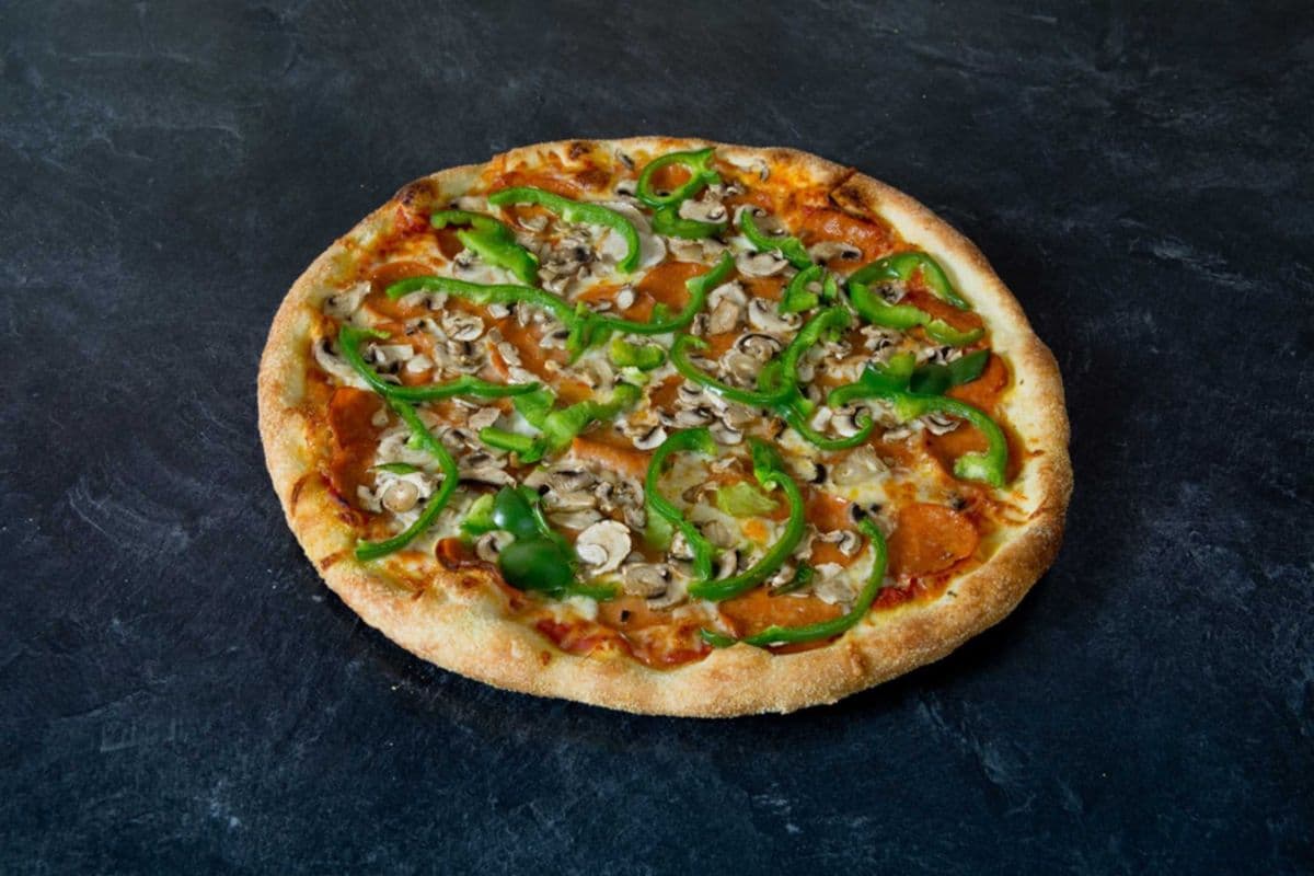 14" Large Specialty Pizza #16 (Deluxe)
