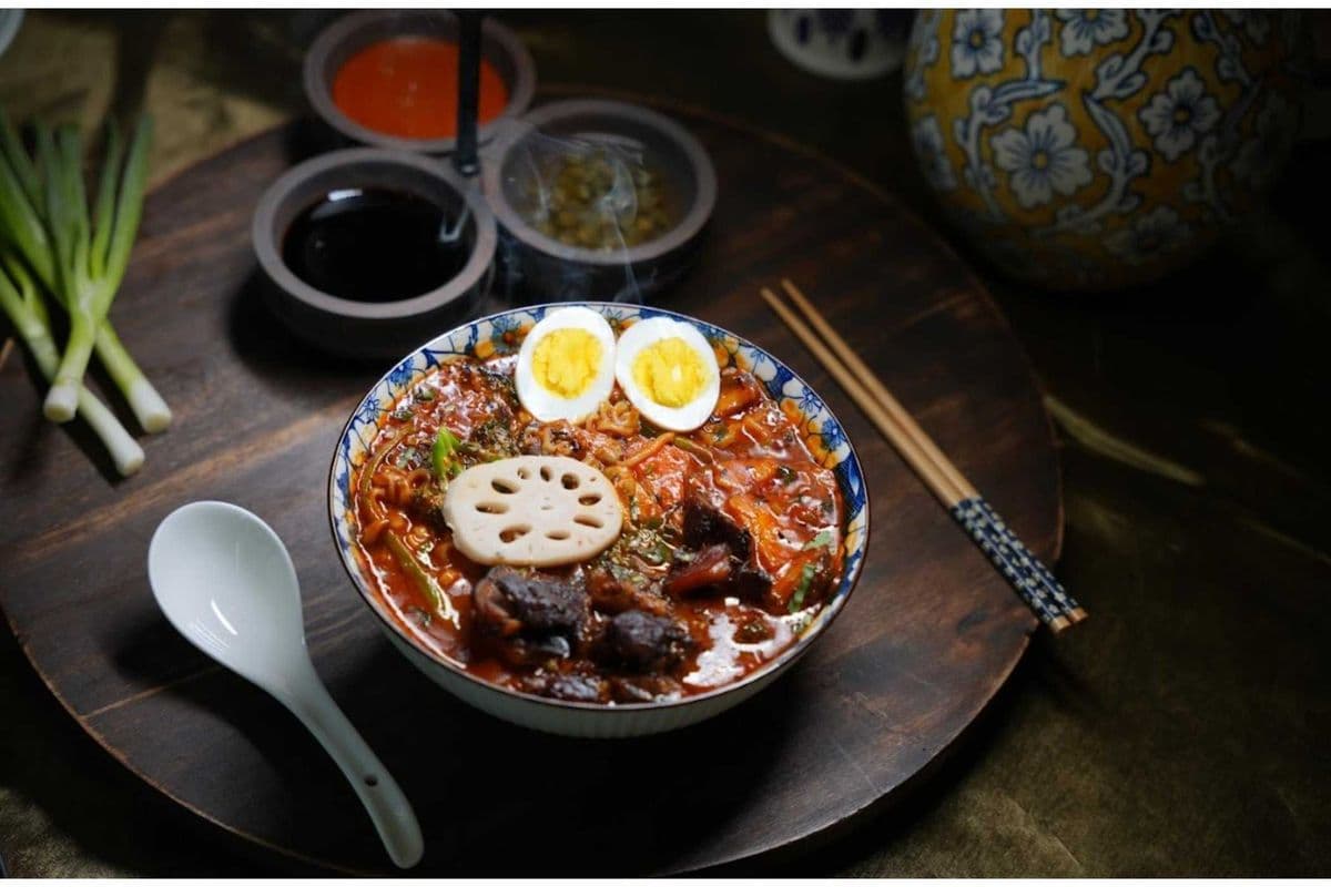 Spicy ramen chicken soup