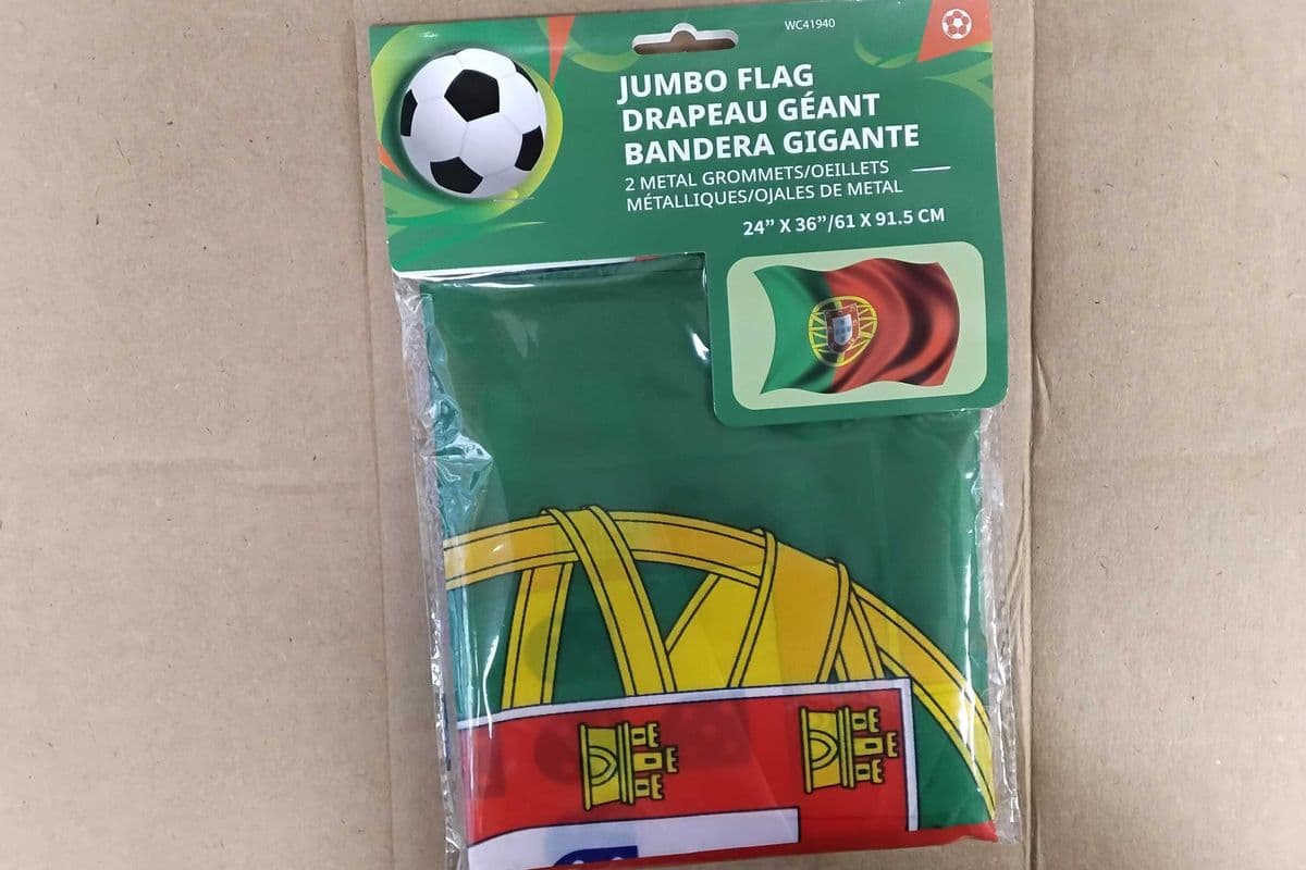 Jumbo flag of Portugal (24×36).