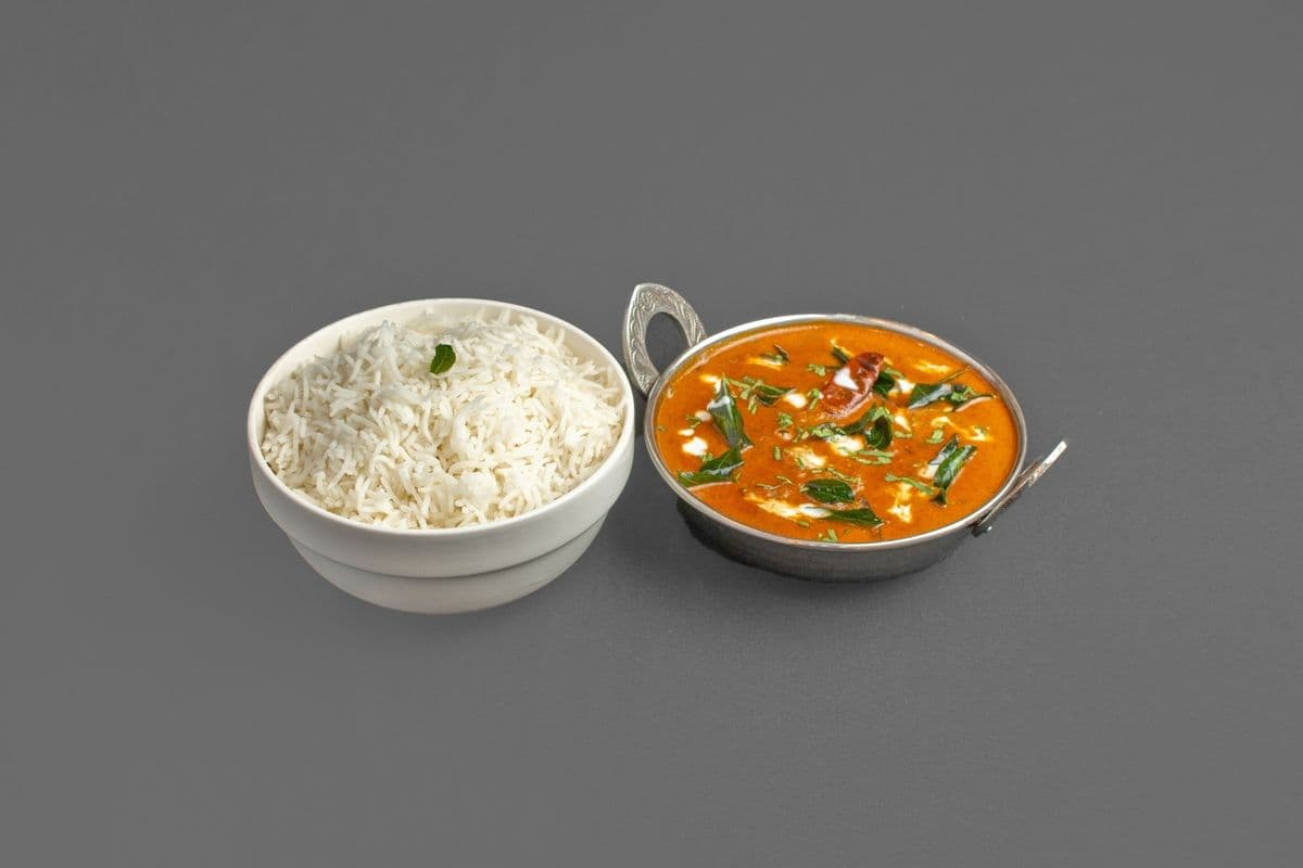 Rice with Chicken (1 pc) Curry (8 oz)