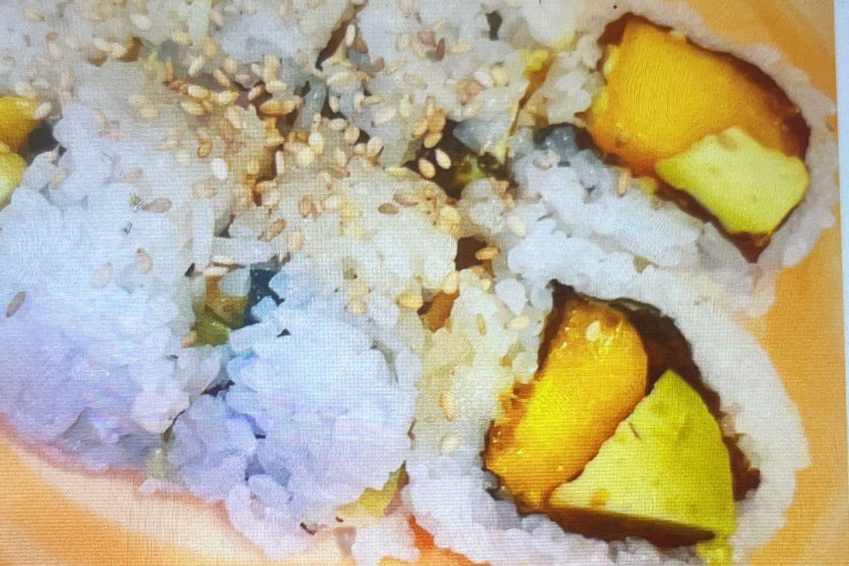 Mango Avocado Roll （芒果牛油果卷）8pcs
