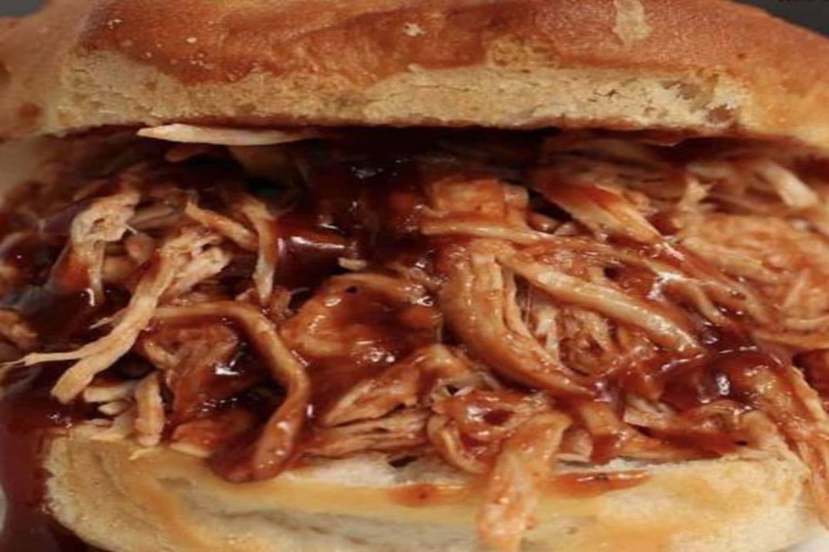 BOGO – Pulled Chicken Burger