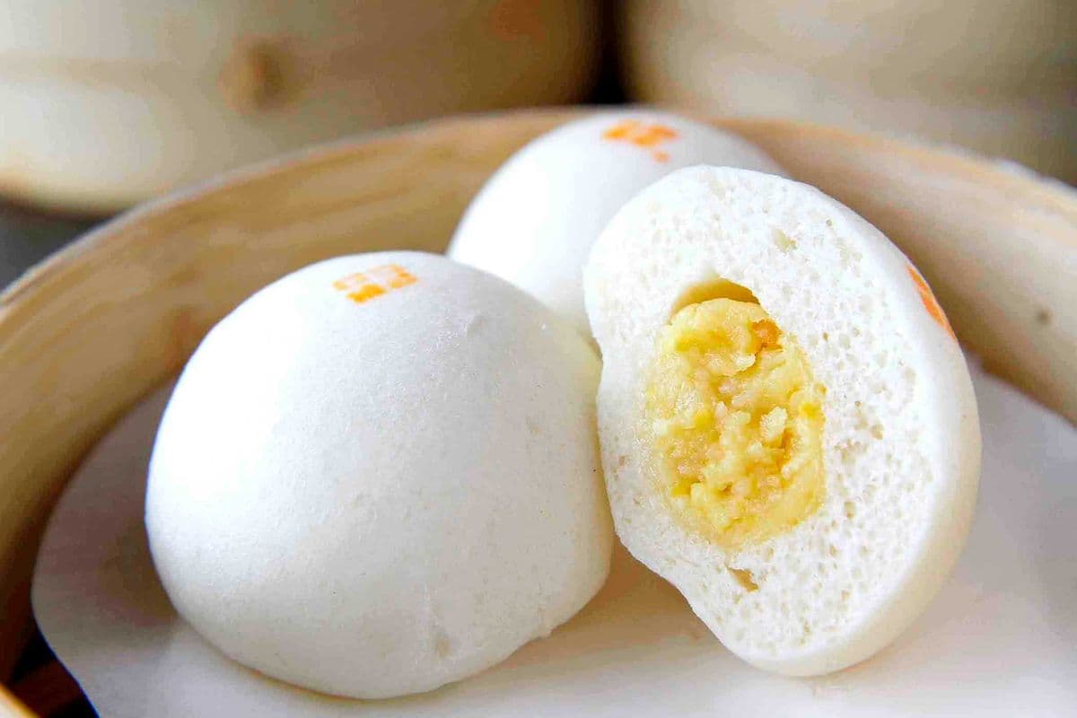 Steamed Salted Egg and Condensed Milk Buns (3 pcs) 奶黃包