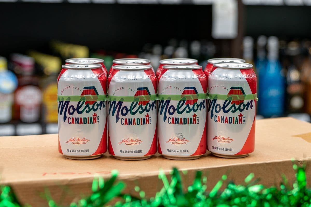 Molson Canadian (8 Pack) (1 x 355ml)