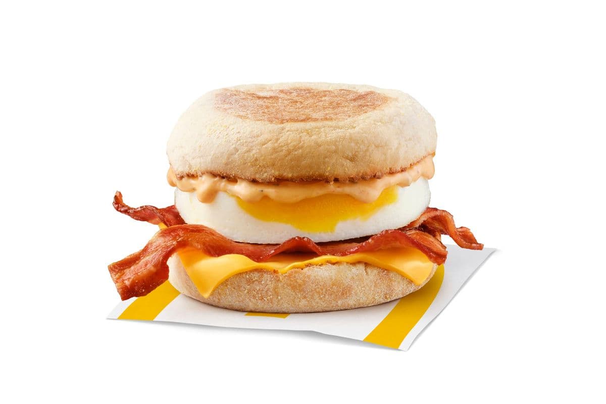 Frank’s RedHot Creamy Garlic Bacon ‘N Egg McMuffin [360.0 Cals]