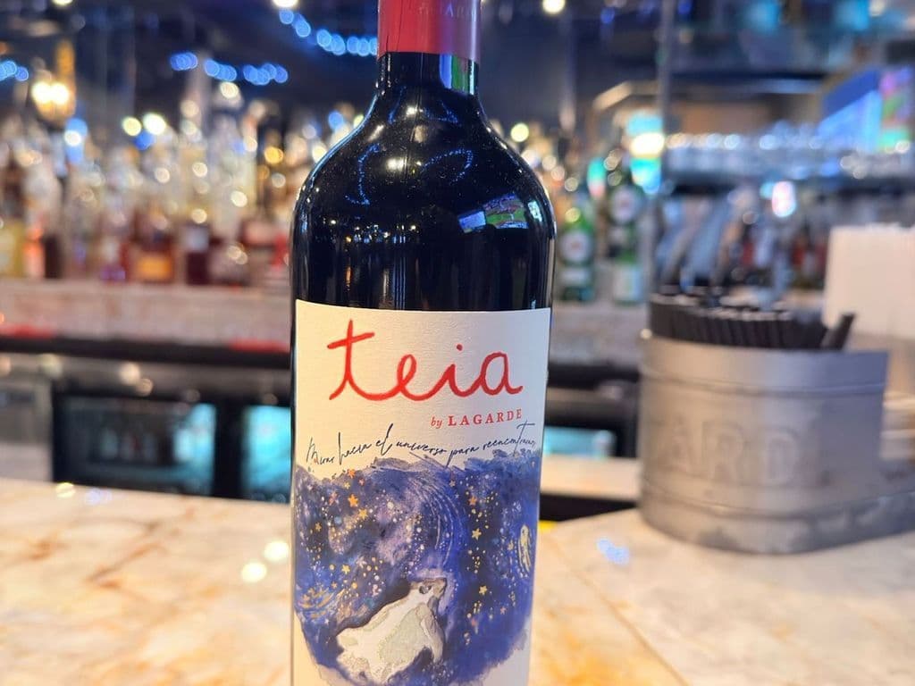 Seasons Cabernet Merlot - Ontario, 750ml Red Wine (11.5% ABV)