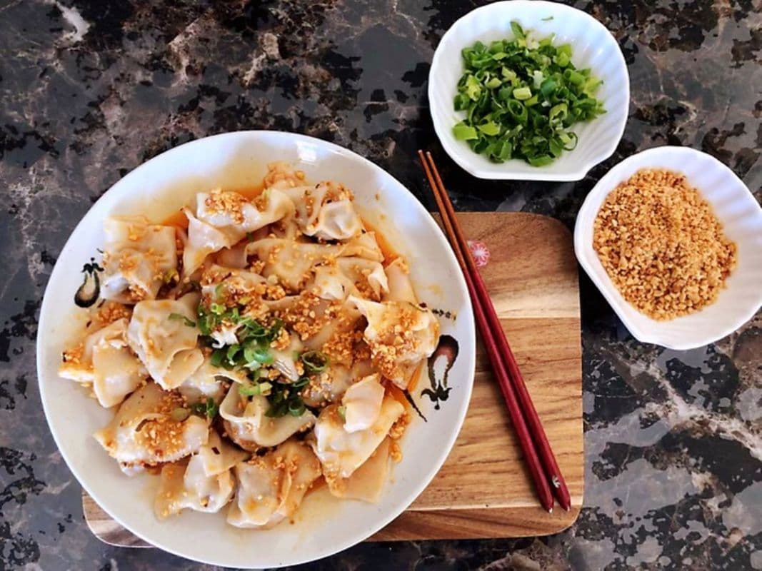 3. Meat Dumplings in Spicy Sauce (16 pcs)