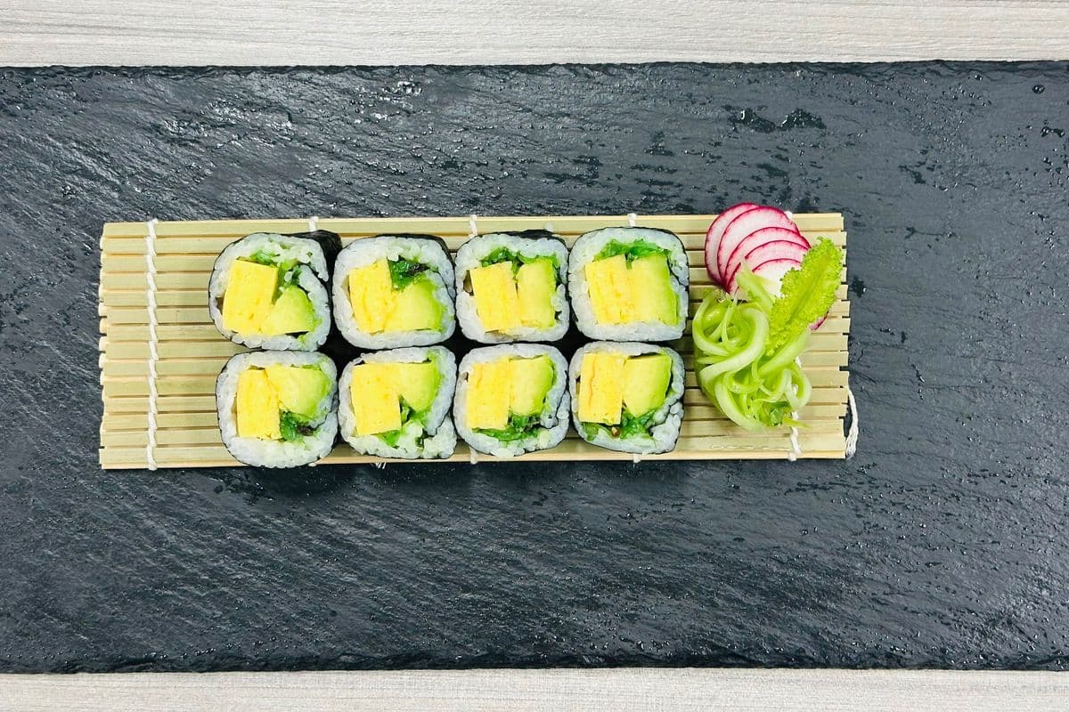 Tamago Roll (8 pcs)