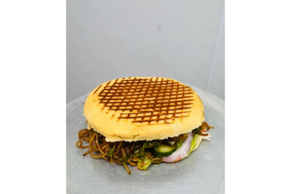 Veg Maharaja Kulcha Burger