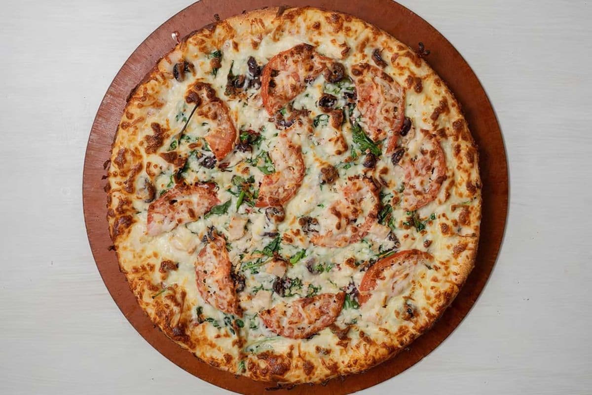12" Medium Mediterranean Pizza