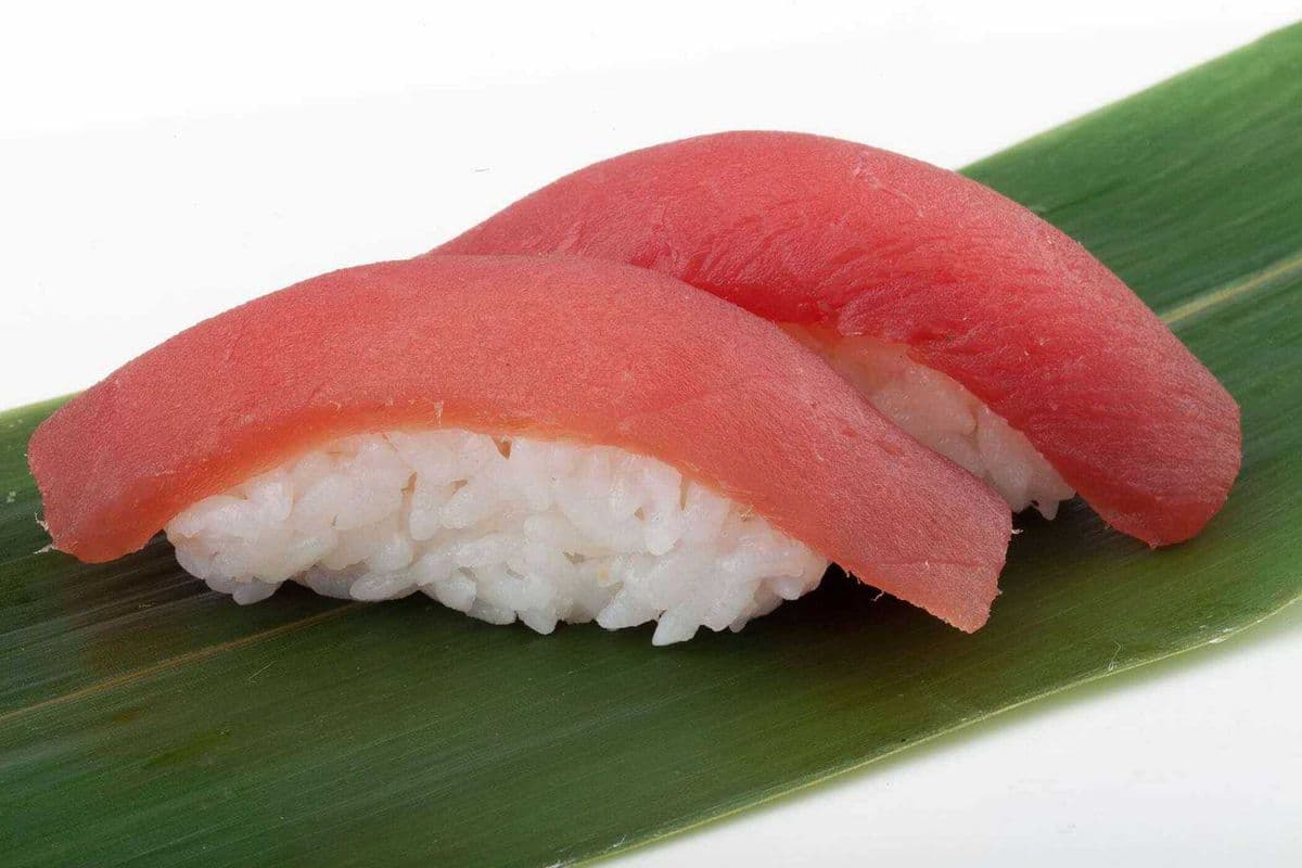 Maguro (Red Tuna) (2 Pieces)