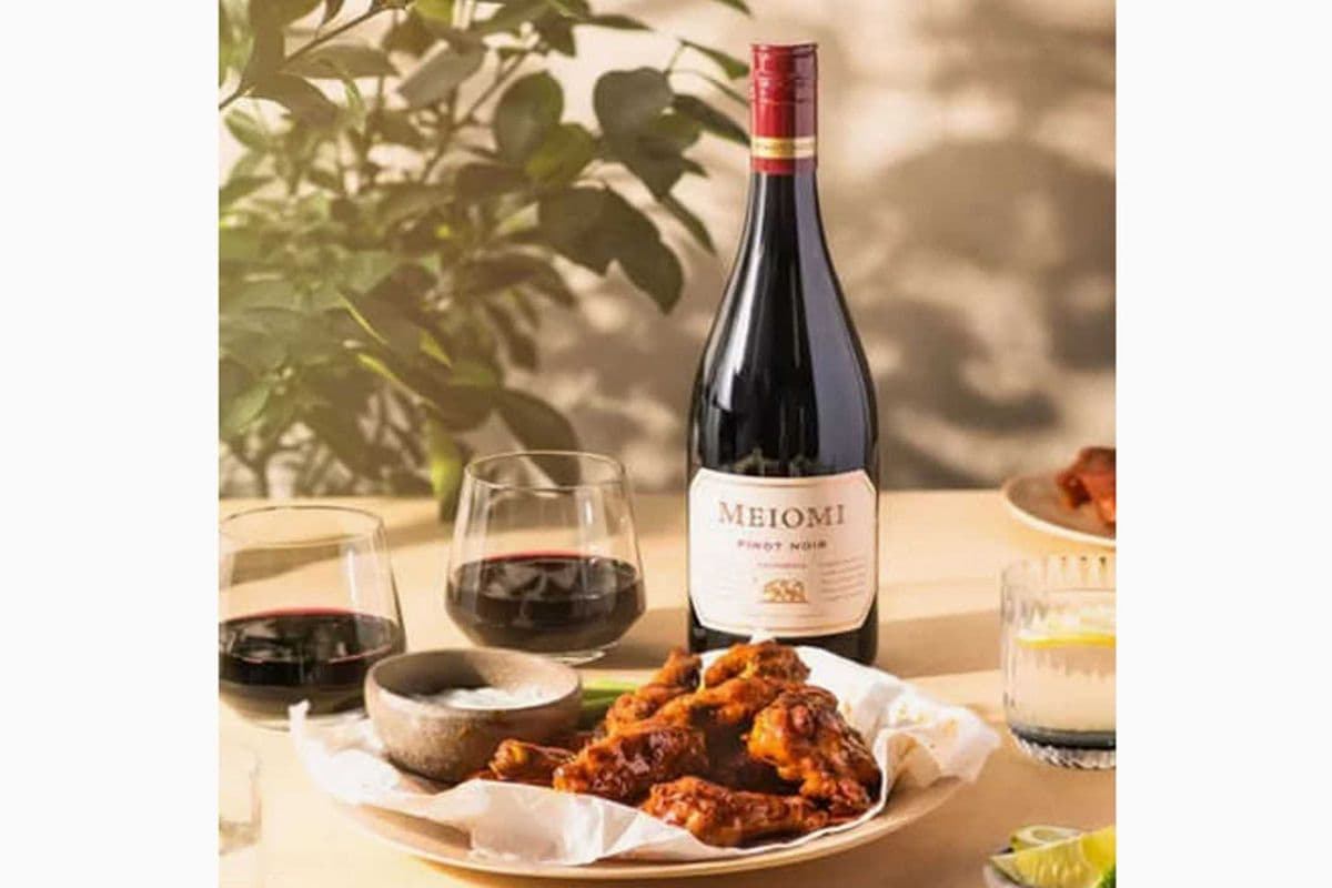 MEIOMI PINOT NOIR (1 x 750ML)