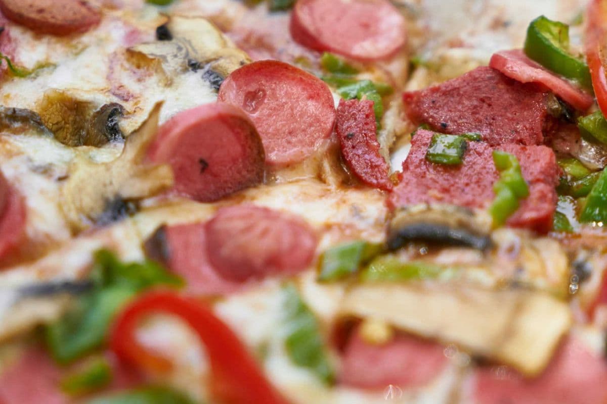 Extra Large 16" Deluxe Pizza