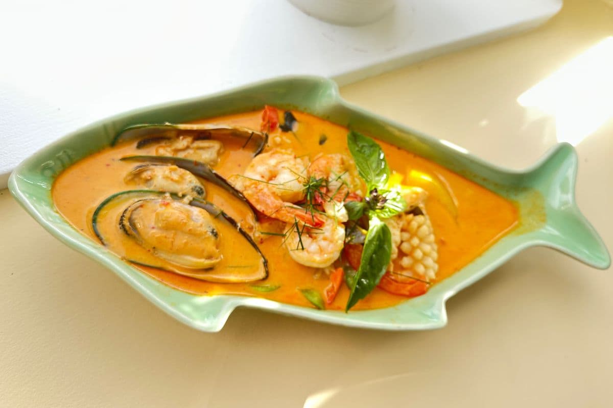 Seafood in Red Curry Sauce (Rice Not included)