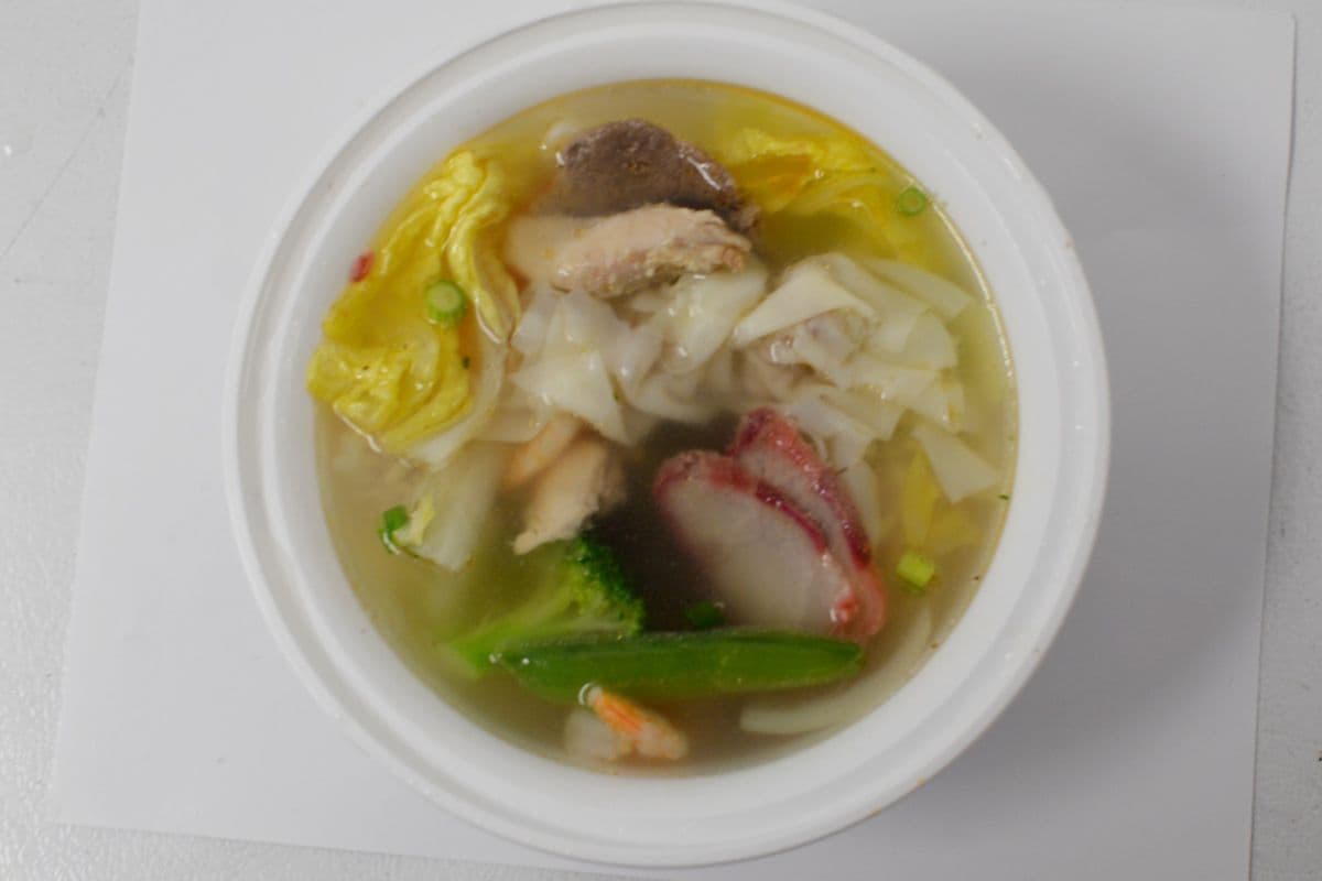 8. House Special Wor Wonton Soup