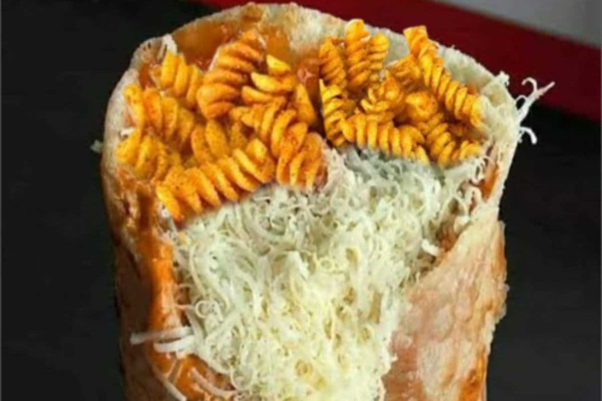 Solid Masti Kurkure Frankie 10" (Amul Cheese Loaded)