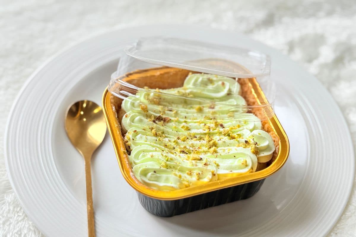 Pistachio Milk Cake (5 oz. )