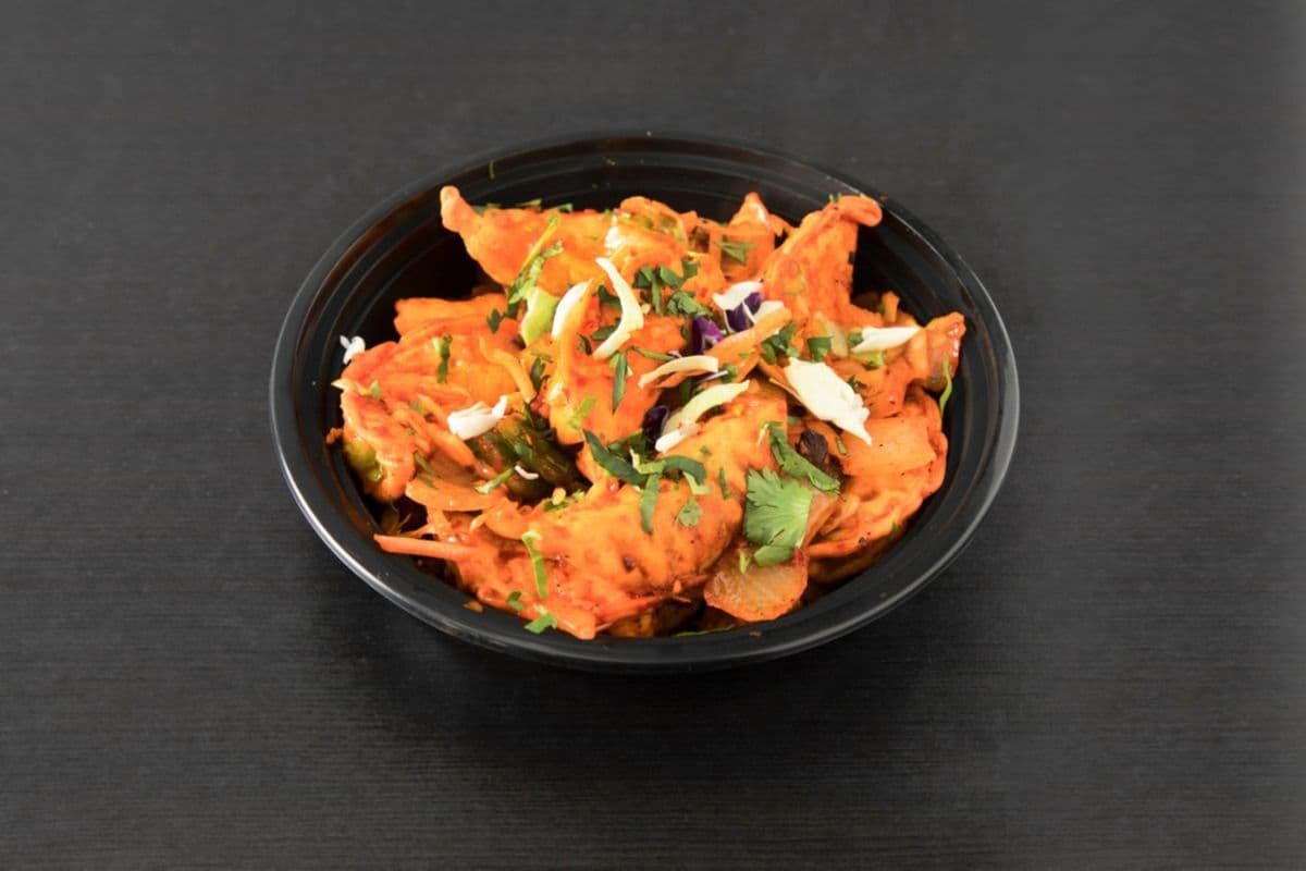 Vegetable Gravy Momos (12 pcs)