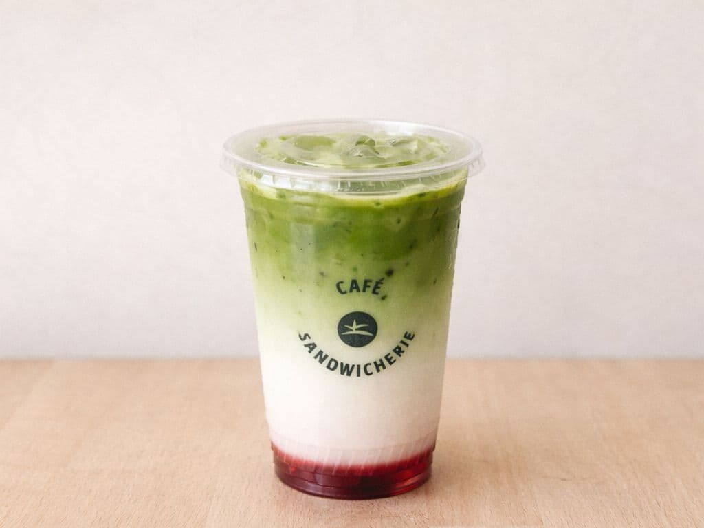 MATCHA GLACÉ-FRAISES 