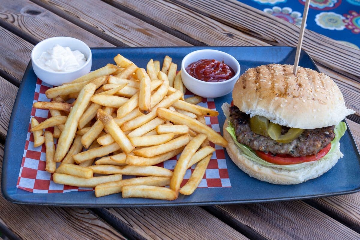 Hamburger with Fries/Pop