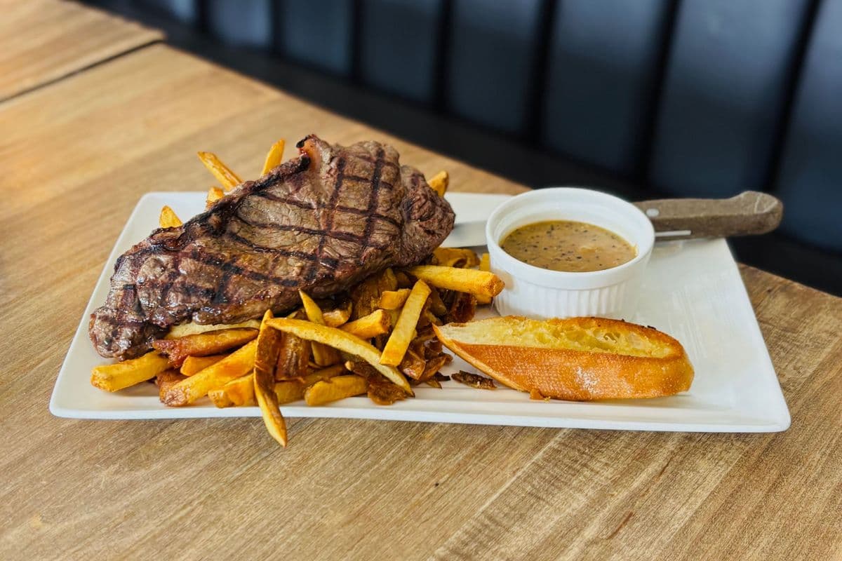 Lunch Steak & Frittes