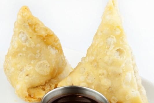 Chicken or Beef Samosa (2 pcs)