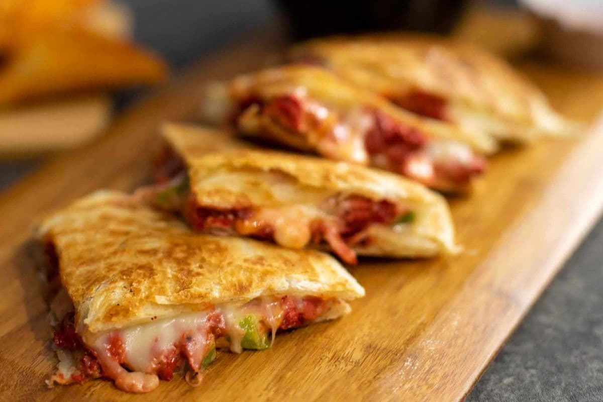 Tandoori Paratha Pizza