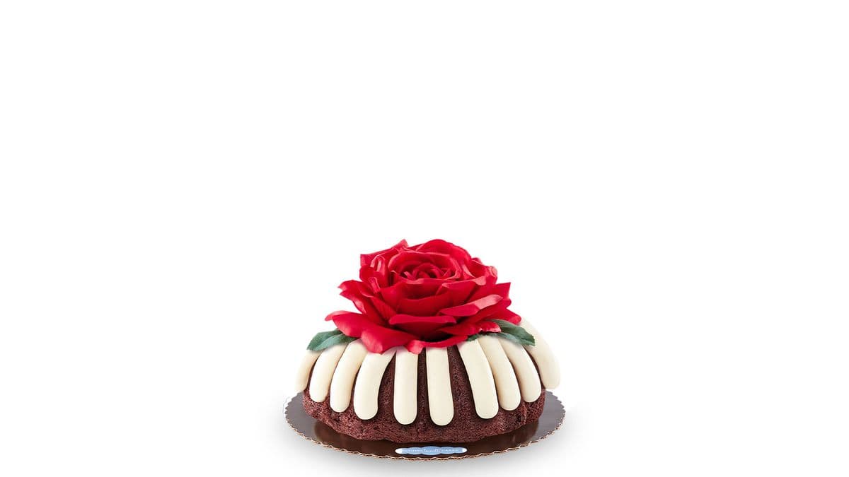 Bundt Cake With Flower
