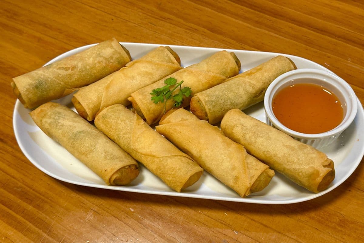 1. Spring Roll (1 PC)春卷 (Each)
