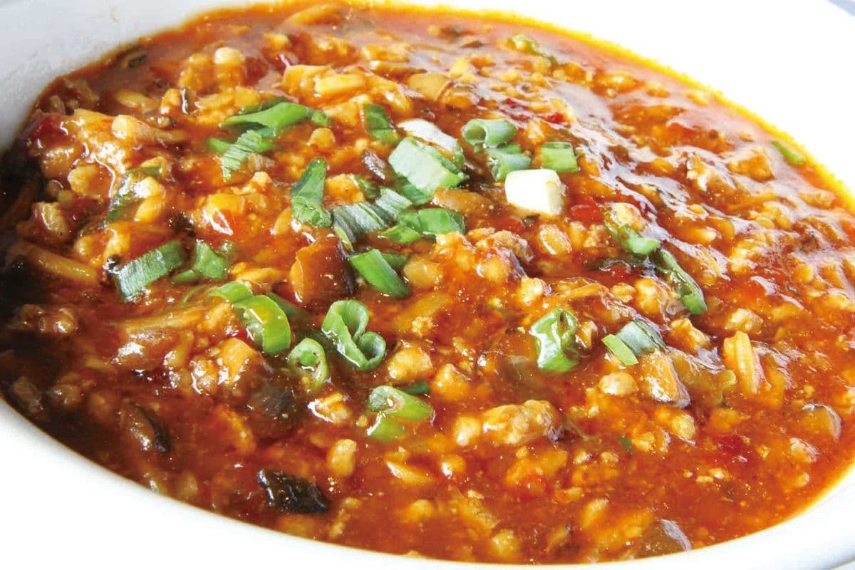 Noodles with Minced Pork and Mushroom in Spicy Sauce 紹子麵