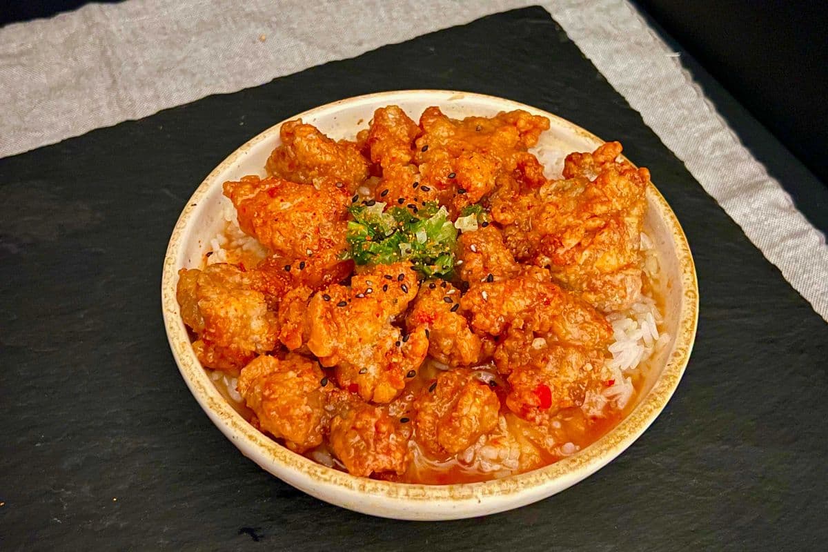 B16 Thai Sweet and Spicy Chicken Rice Bowl