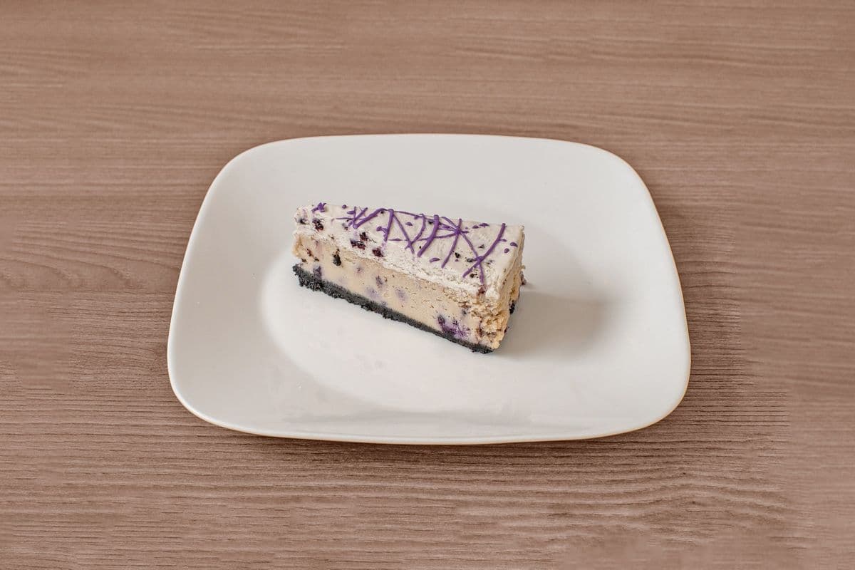 White Chocolate Blueberry Cheesecake