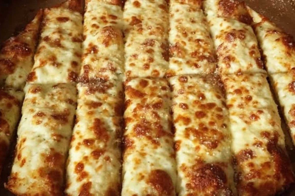 16" Exxxtra Cheesy Garlic Fingers