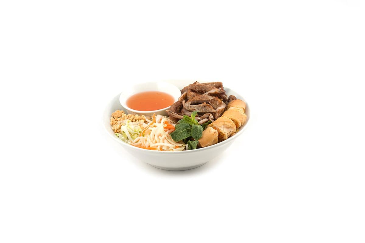 9. Vermicelles accompagnées de lanières de porc grillé / Vermicelli Accompanied by Grilled Pork Strips