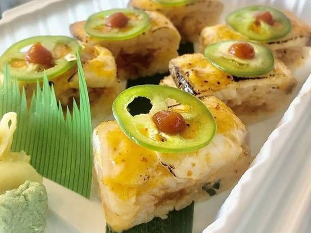 Hamachi Oshi