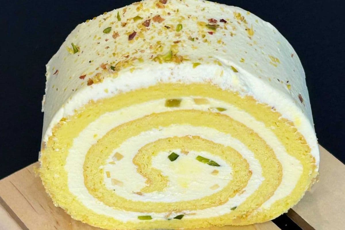 Saffron Roll Cake