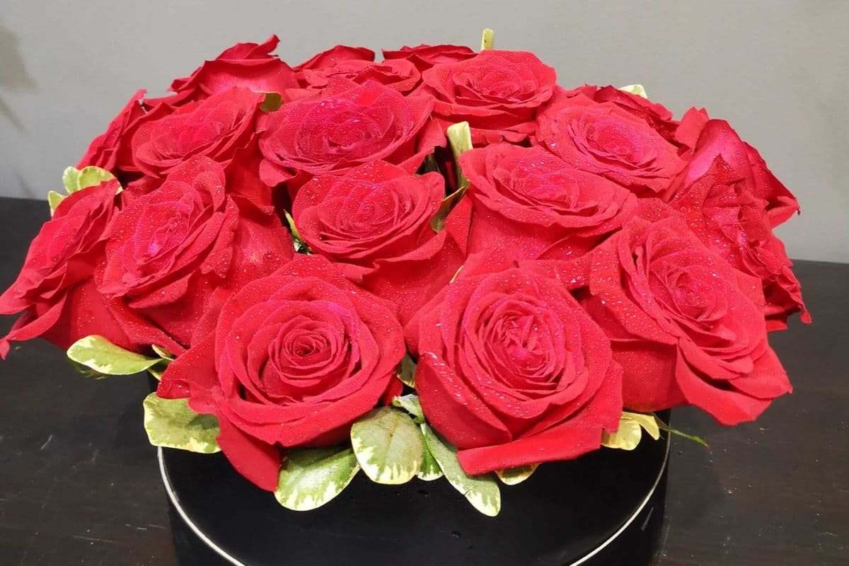 Black Floral Box (Roses Only) (24 pcs)