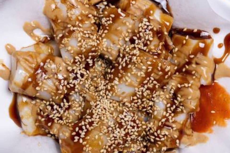 E4. Rice Rolls 即蒸混醬腸粉