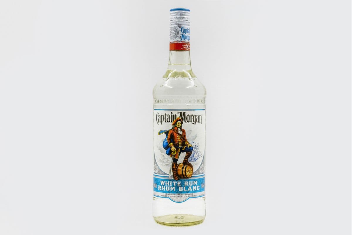 Captain Morgan White Rum (1 x 750 ML)