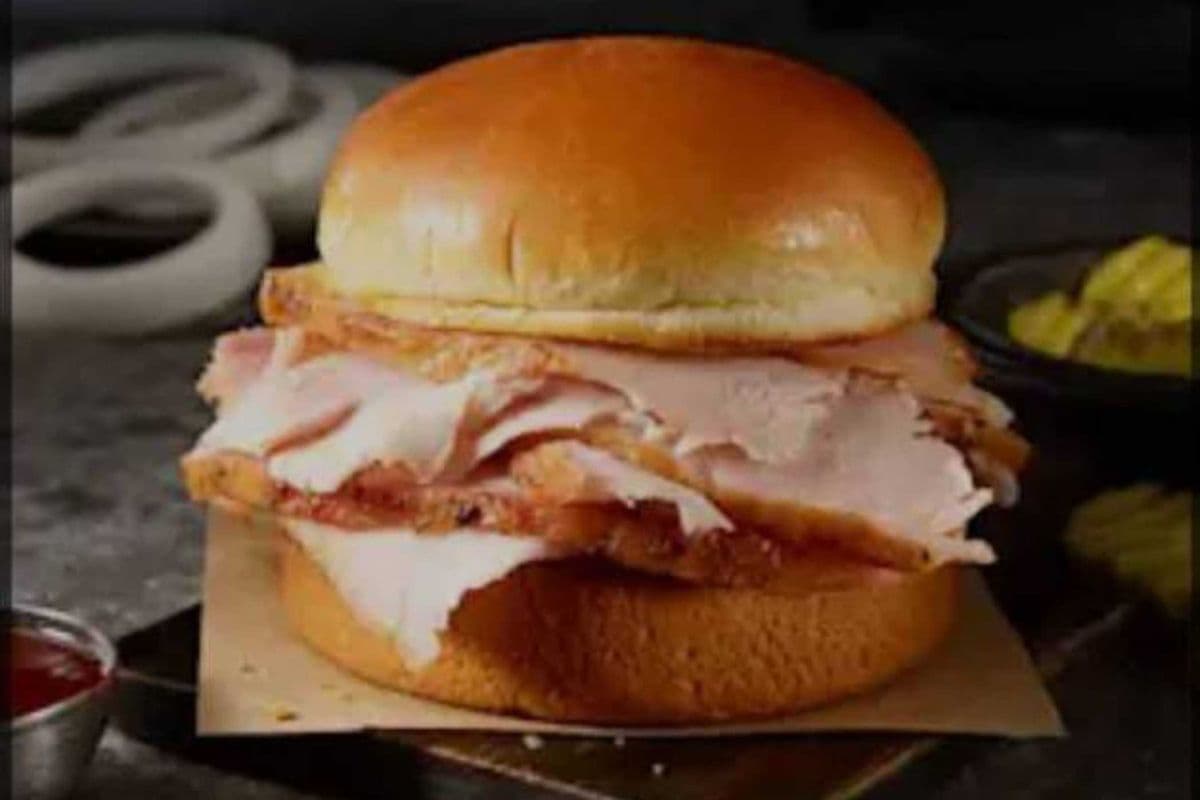 Classic Turkey Sandwich Plate