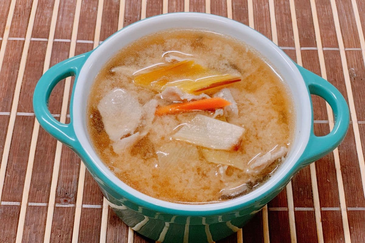 Tonjiru (Japanese pork miso soup) 12oz