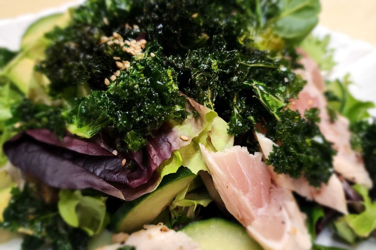 Seared Tuna and Kale Salad