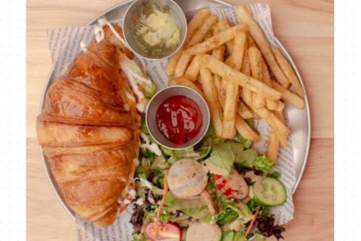 Grilled Chicken Croissant