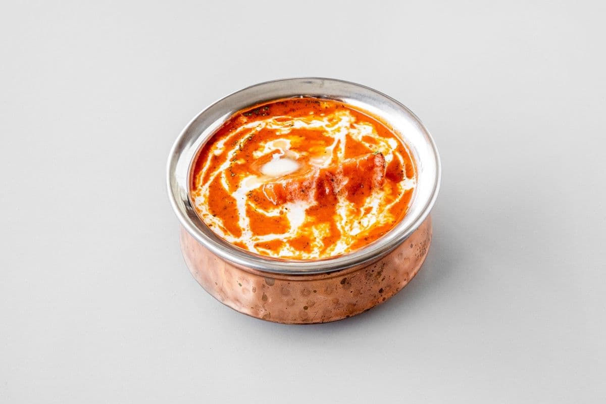 Butter Chicken (Served with Free Rice or Naan or Roti)