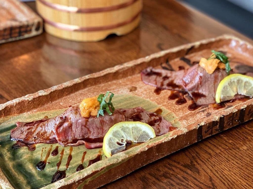 Wagyu and Uni Aburi Nigiri Sushi (2pcs)