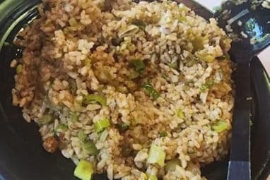 酸菜肉燥炒饭 Fried Rice with Pickles and Sausage