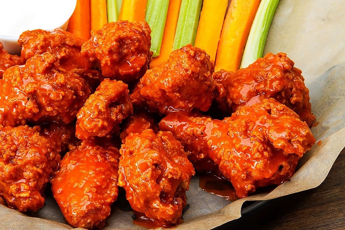 Jumbo Wings (2 lbs)
