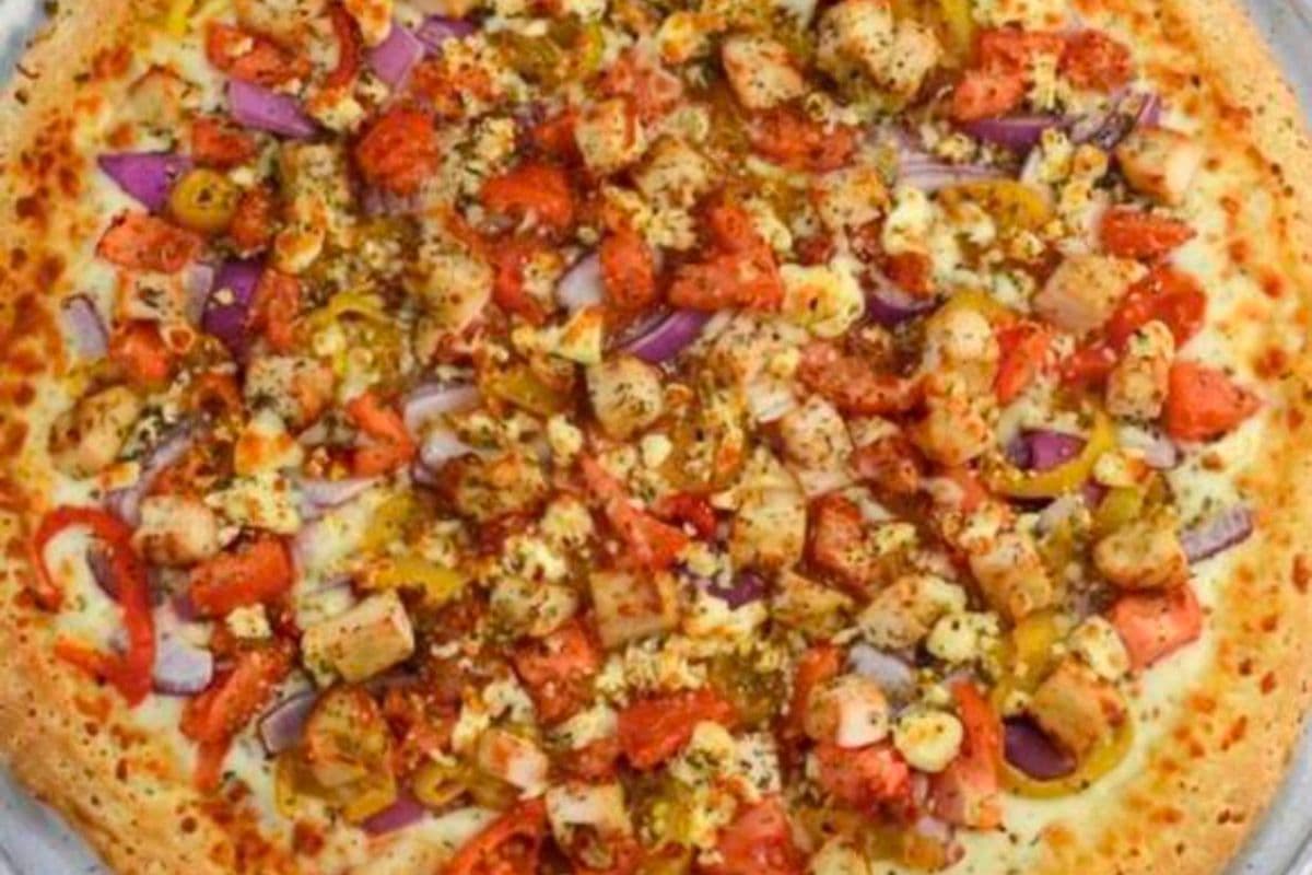 Extra-Large Chicken Mediterranean Pizza