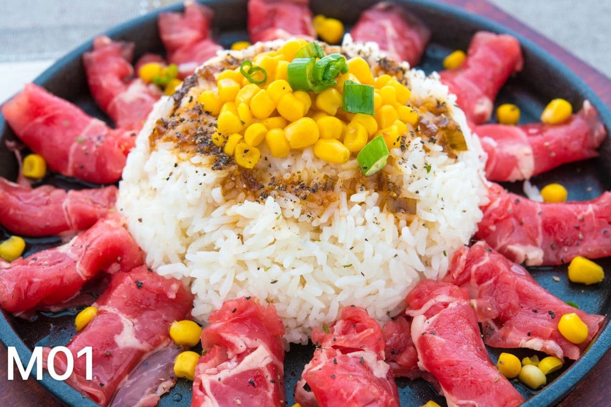M01. Japanese-Style Pan-Fried Beef  Rice on Sizzling Hot Plate with Teriyaki Sauce